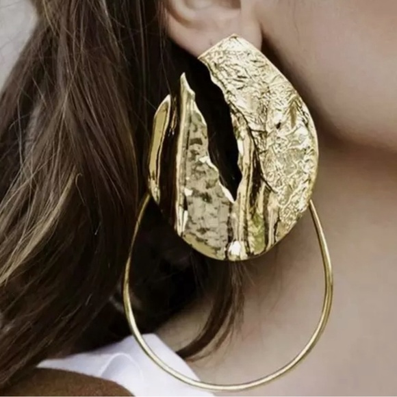 Zara Geo Irregular Hoop Earrings - Picture 3 of 13